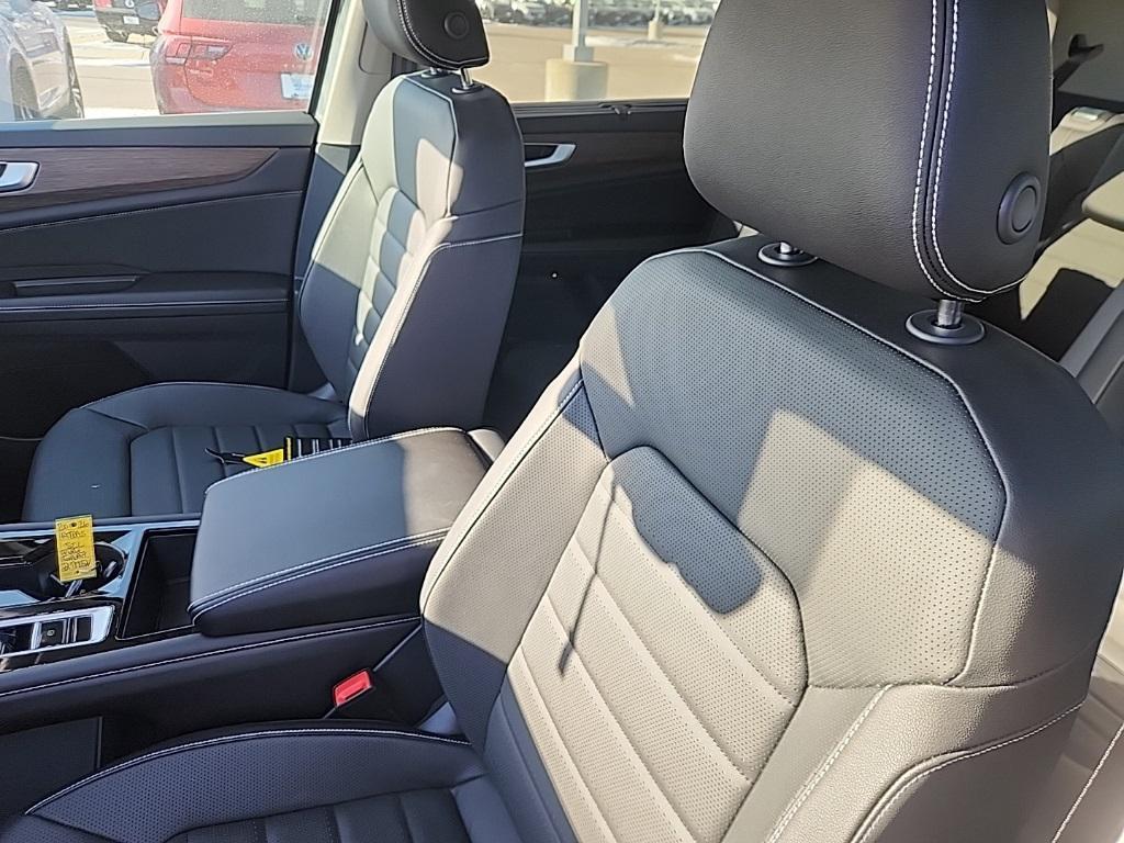 new 2026 Volkswagen Atlas car, priced at $48,317