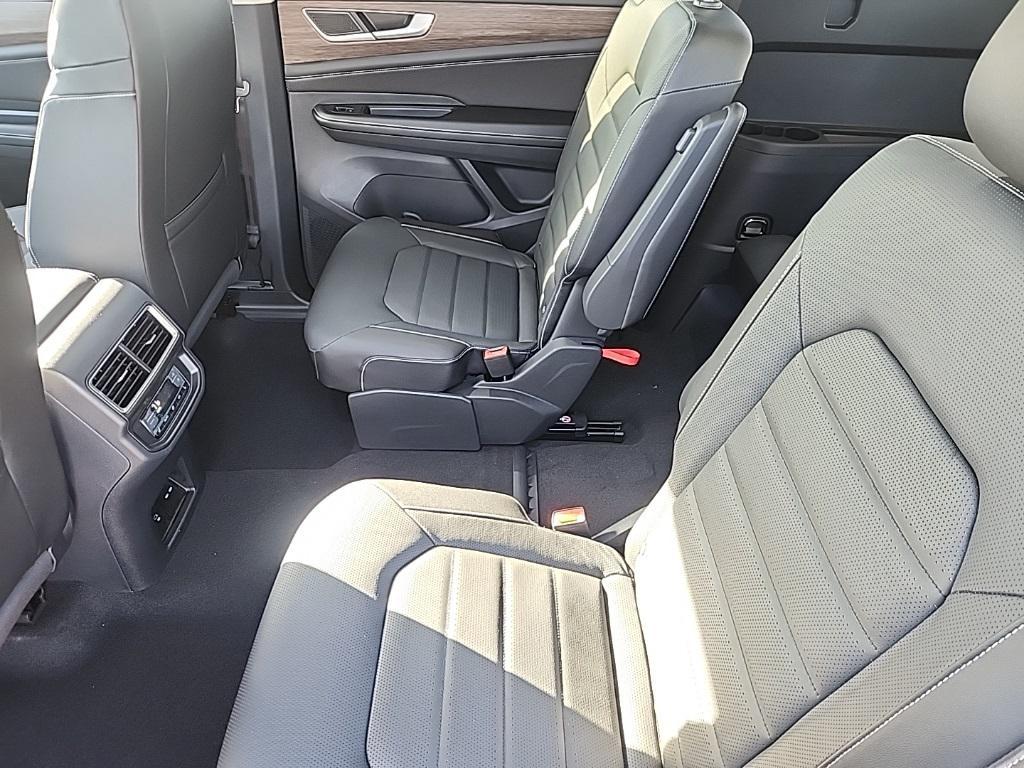 new 2026 Volkswagen Atlas car, priced at $48,317