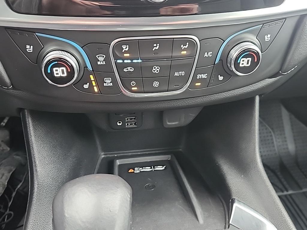 used 2021 Chevrolet Traverse car, priced at $31,867