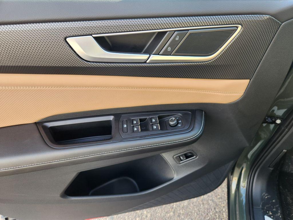 new 2026 Volkswagen Atlas Cross Sport car, priced at $46,375