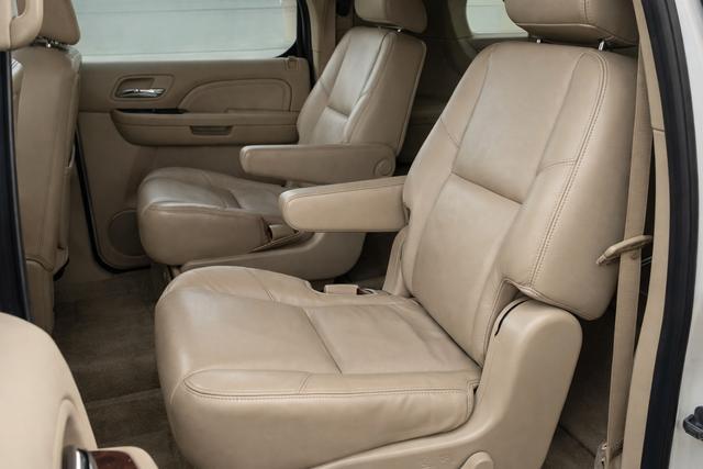 used 2009 Cadillac Escalade ESV car, priced at $8,243