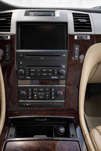 used 2009 Cadillac Escalade ESV car, priced at $8,243