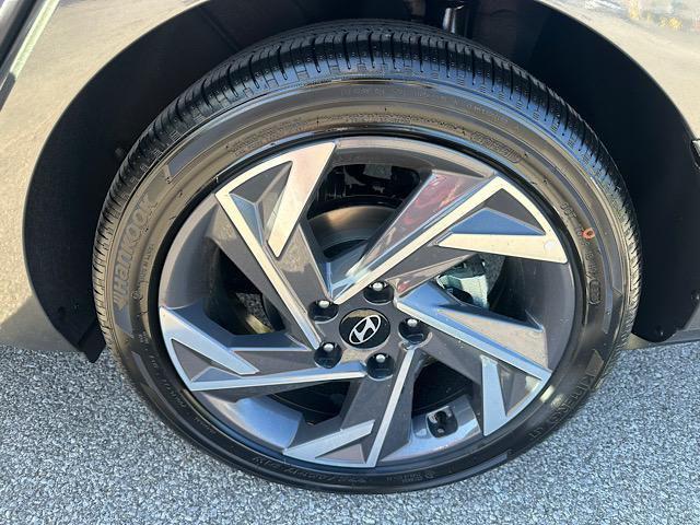 new 2025 Hyundai ELANTRA HEV car, priced at $30,571