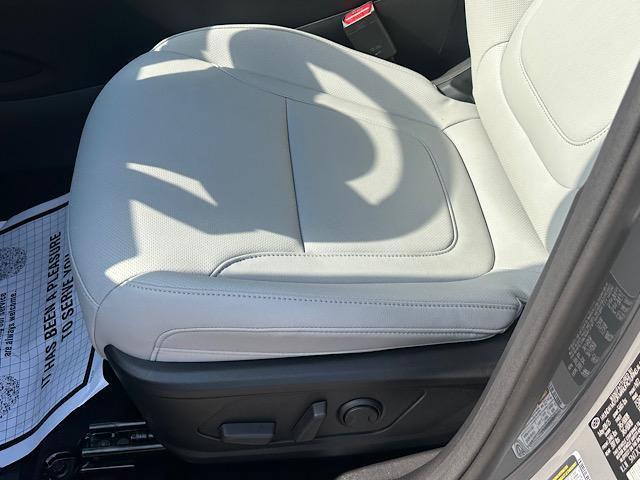 used 2025 Hyundai SANTA CRUZ car, priced at $35,315