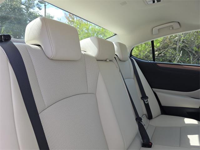new 2025 Lexus ES 350 car, priced at $48,264