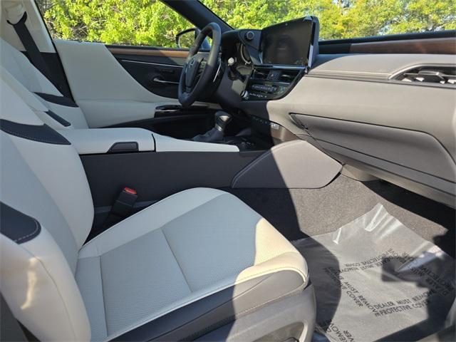 new 2025 Lexus ES 350 car, priced at $49,275