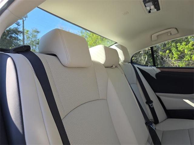 new 2025 Lexus ES 350 car, priced at $49,275