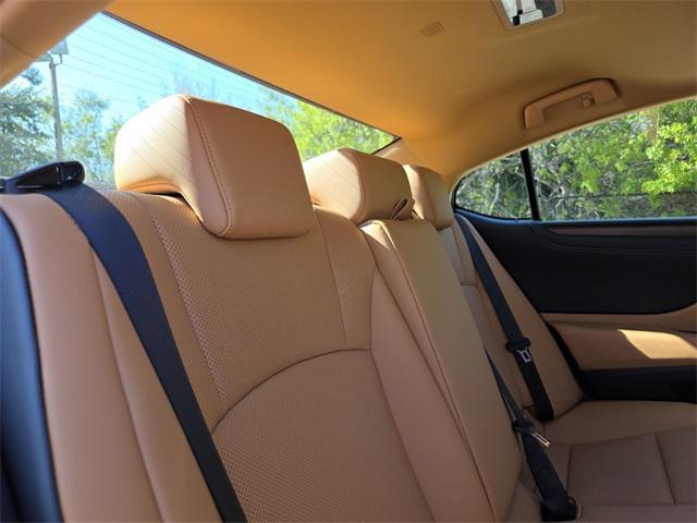 new 2025 Lexus ES 350 car, priced at $49,604