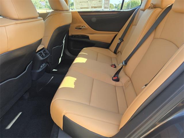 new 2025 Lexus ES 350 car, priced at $49,604