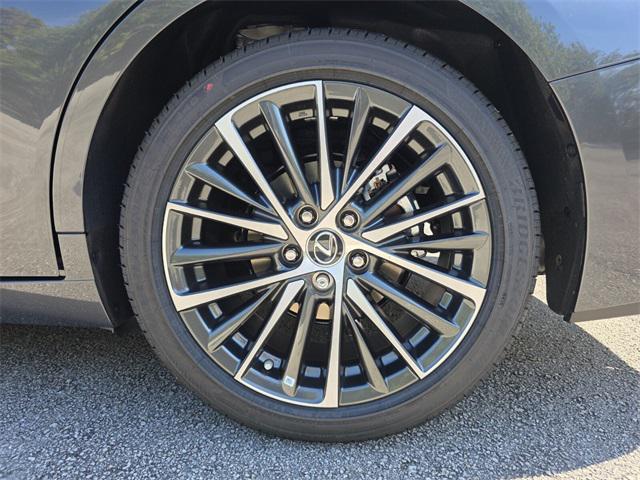 new 2025 Lexus ES 350 car, priced at $49,604