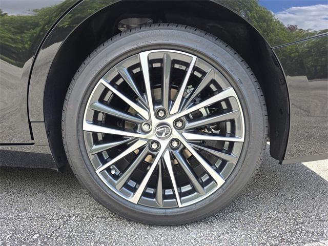 new 2025 Lexus ES 350 car, priced at $47,854