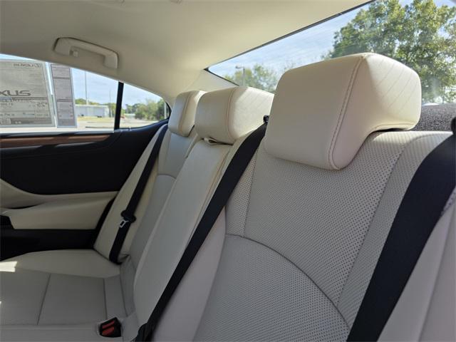 new 2025 Lexus ES 350 car, priced at $49,104