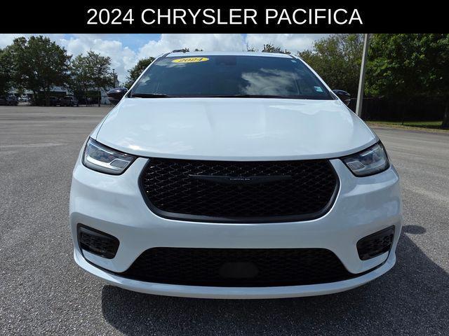 used 2024 Chrysler Pacifica car, priced at $33,976