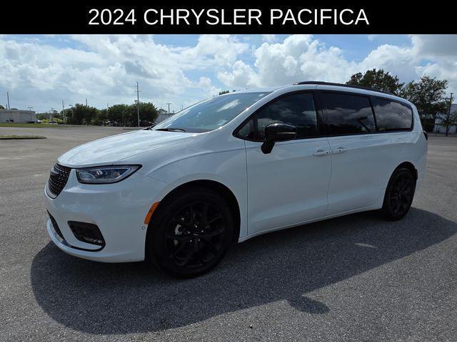 used 2024 Chrysler Pacifica car, priced at $33,976