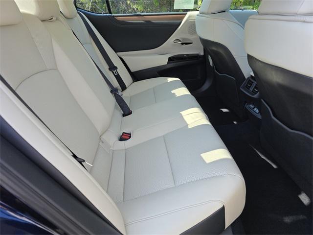 new 2025 Lexus ES 350 car, priced at $48,775