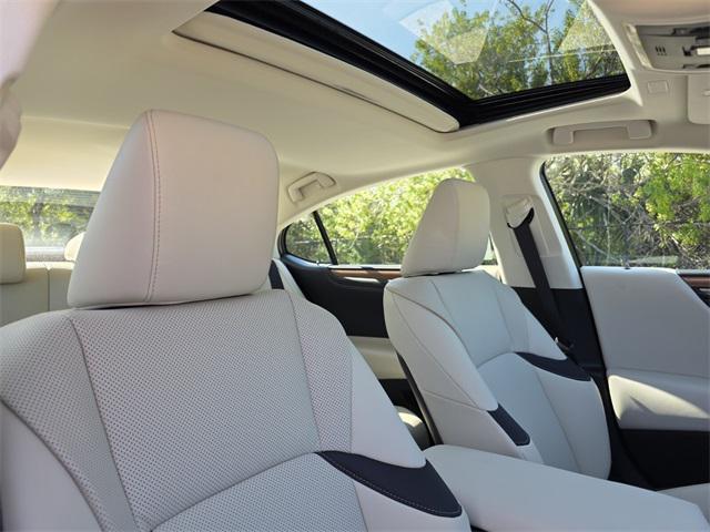 new 2025 Lexus ES 350 car, priced at $48,775