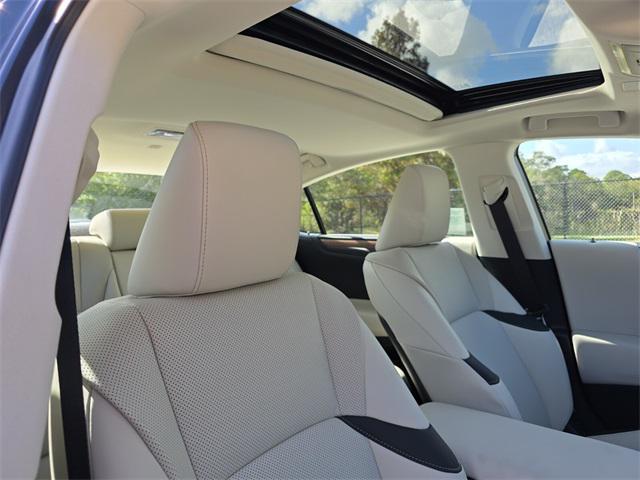 new 2025 Lexus ES 350 car, priced at $49,604