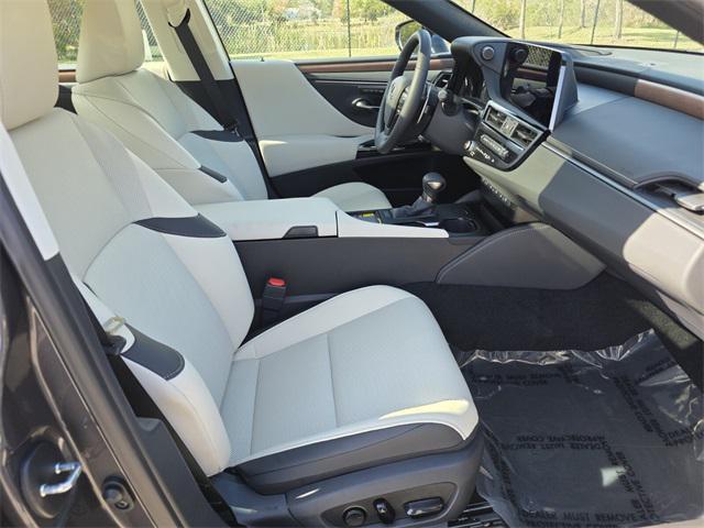 new 2025 Lexus ES 350 car, priced at $49,604