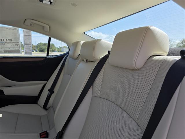 new 2025 Lexus ES 350 car, priced at $49,604
