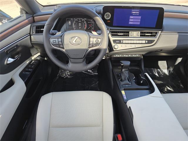 new 2025 Lexus ES 350 car, priced at $49,604