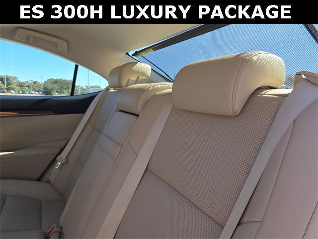 used 2015 Lexus ES 300h car, priced at $19,594