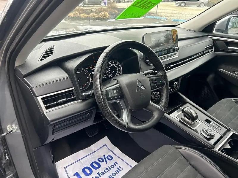 used 2024 Mitsubishi Outlander car, priced at $21,995