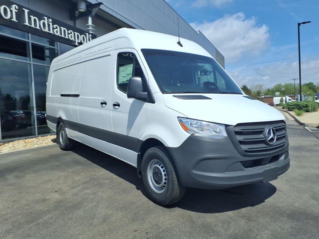 Mercedes-Benz Sprinter view 8