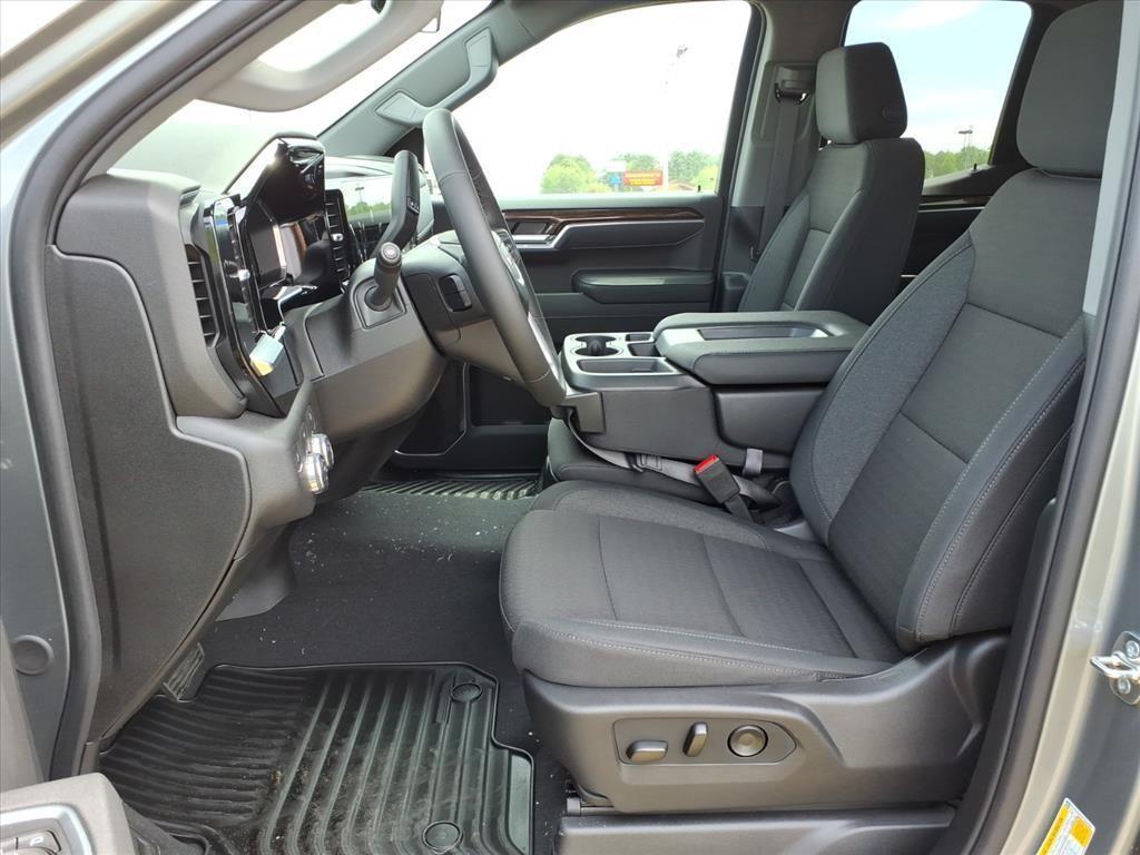 new 2026 GMC Sierra 1500 car, priced at $42,590