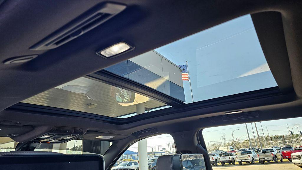 used 2022 GMC Yukon XL car, priced at $51,897