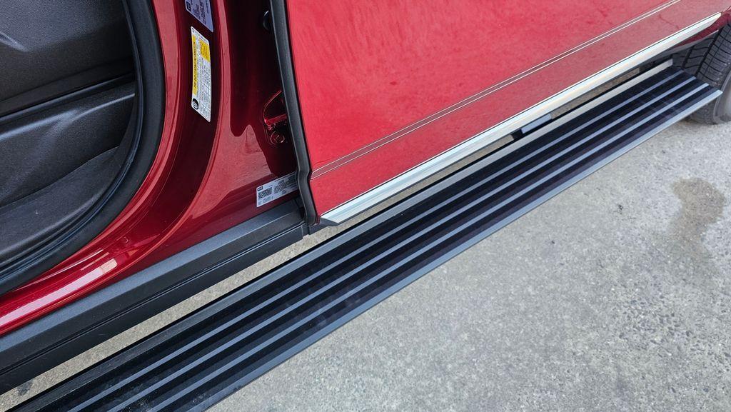 used 2022 GMC Yukon XL car, priced at $51,897