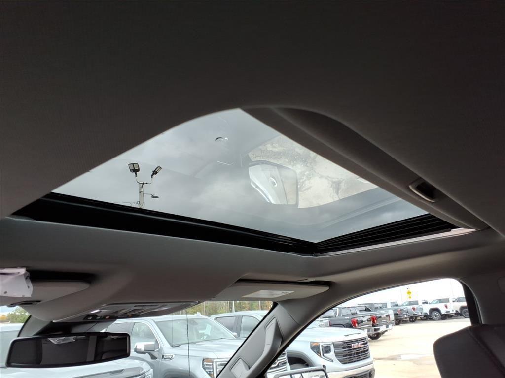 new 2026 GMC Sierra 1500 car, priced at $53,175