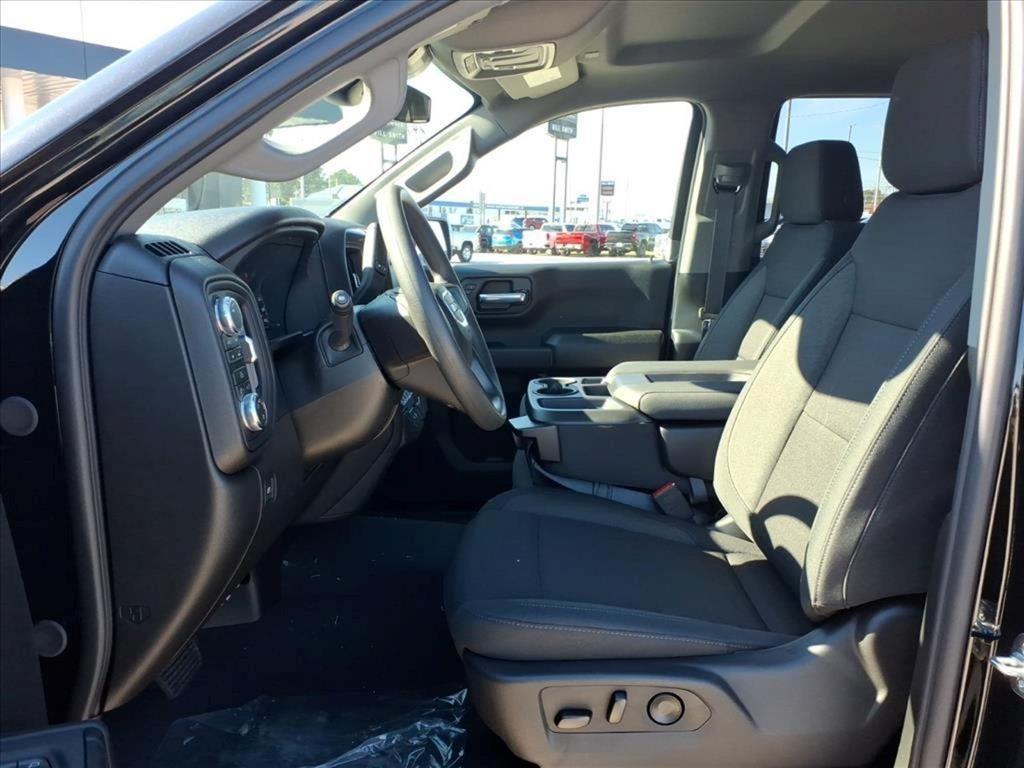 new 2026 GMC Sierra 1500 car, priced at $43,030