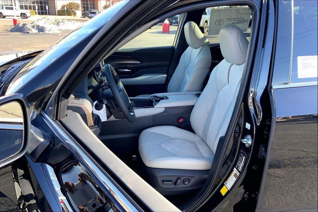 new 2026 Toyota Grand Highlander Hybrid car, priced at $65,167