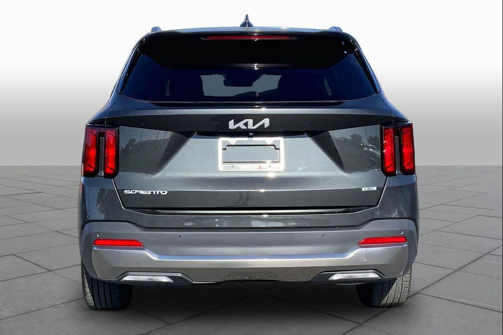 used 2025 Kia Sorento Hybrid car, priced at $31,098