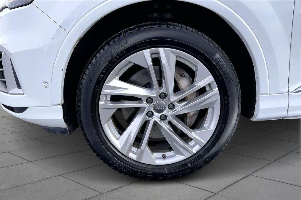 used 2021 Audi Q7 car, priced at $27,880