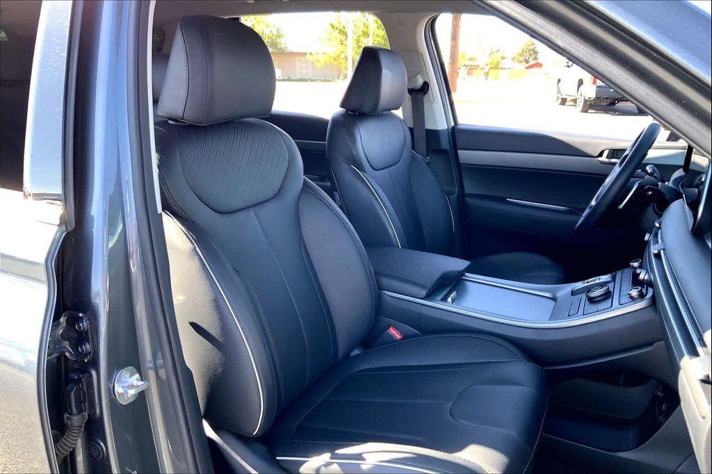 used 2025 Hyundai Palisade car, priced at $34,938
