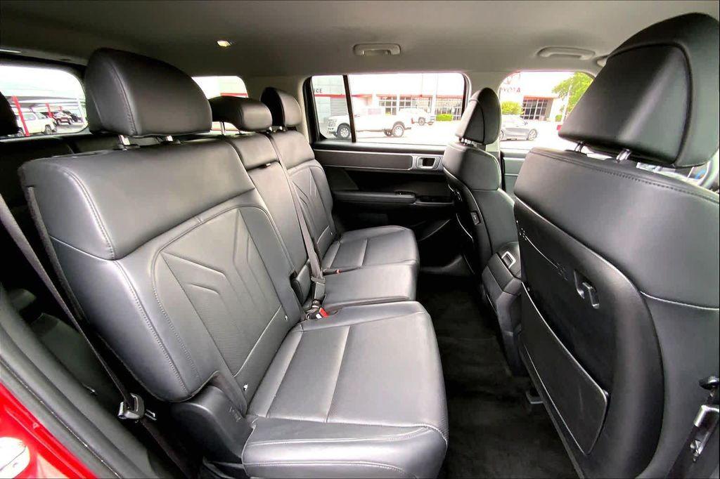 used 2025 Hyundai Santa Fe car, priced at $32,981