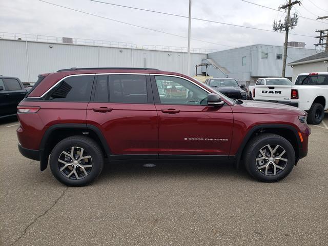 new 2025 Jeep Grand Cherokee car, priced at $45,013