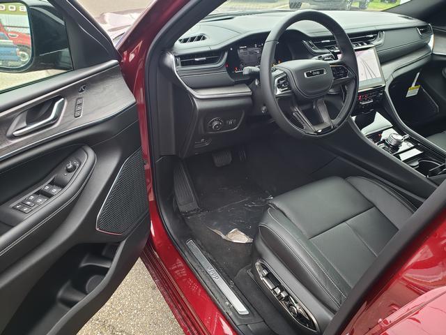 new 2025 Jeep Grand Cherokee car, priced at $60,434