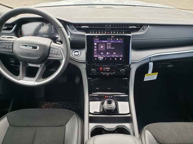 new 2025 Jeep Grand Cherokee car, priced at $43,071