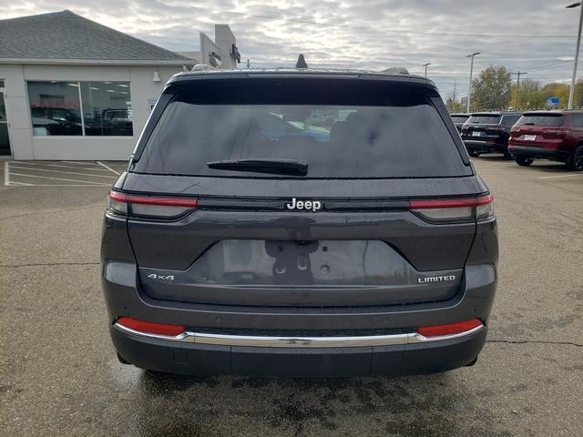 new 2025 Jeep Grand Cherokee car, priced at $45,013