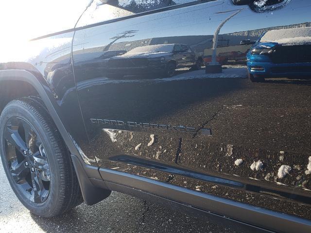 new 2025 Jeep Grand Cherokee car, priced at $43,071