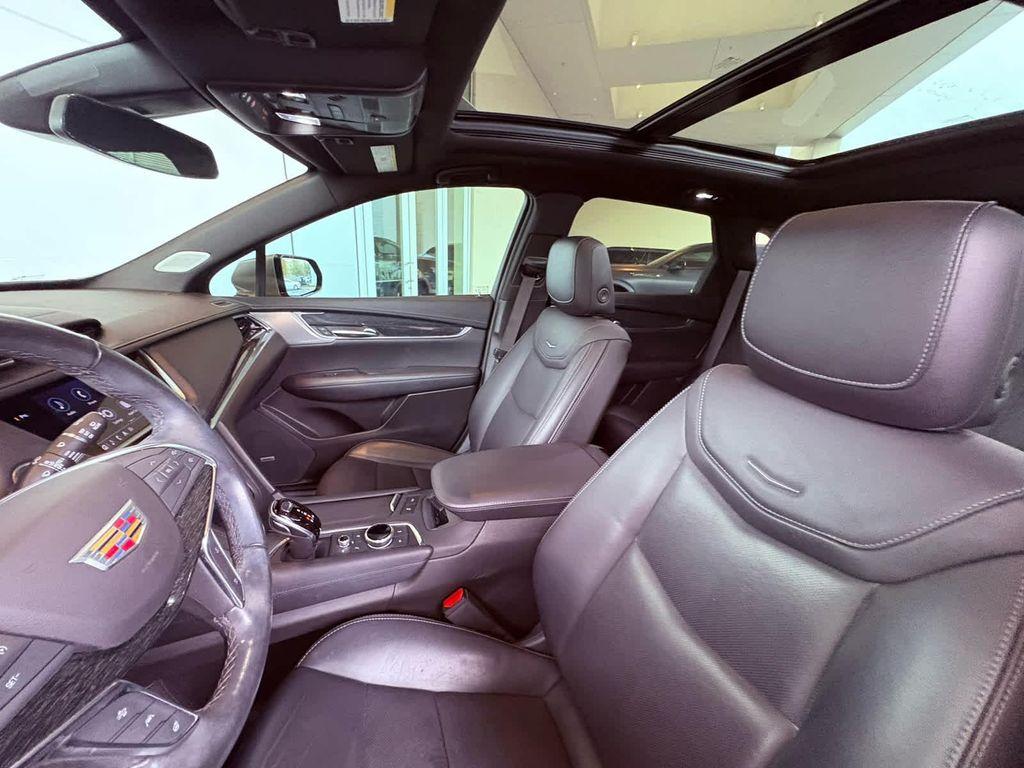 used 2023 Cadillac XT5 car, priced at $29,998