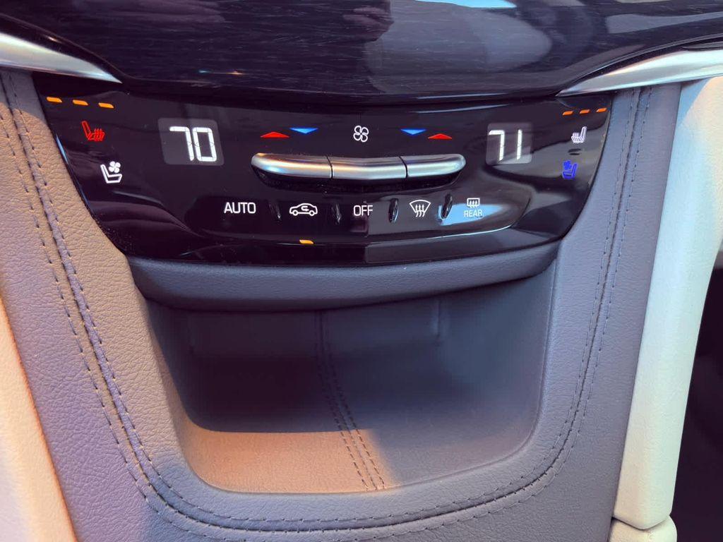 used 2024 Cadillac XT6 car, priced at $47,999