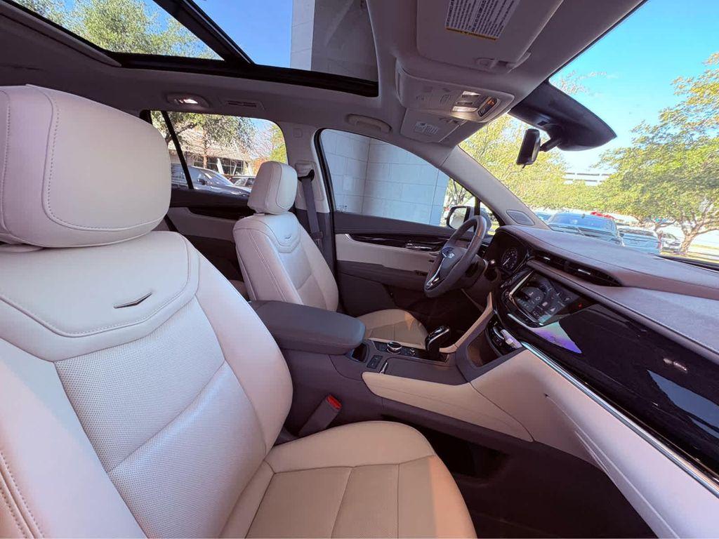 used 2024 Cadillac XT6 car, priced at $47,999