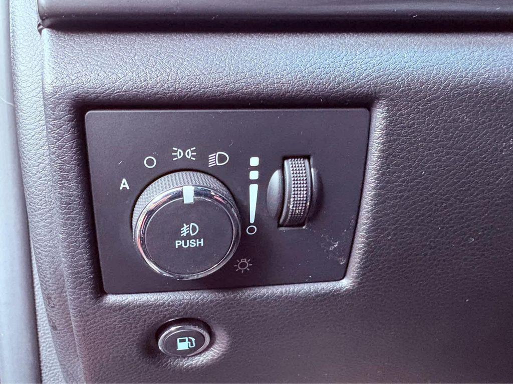 used 2021 Jeep Grand Cherokee car, priced at $24,998