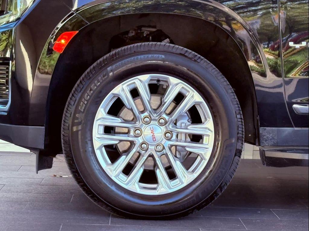 used 2021 GMC Yukon car, priced at $39,991