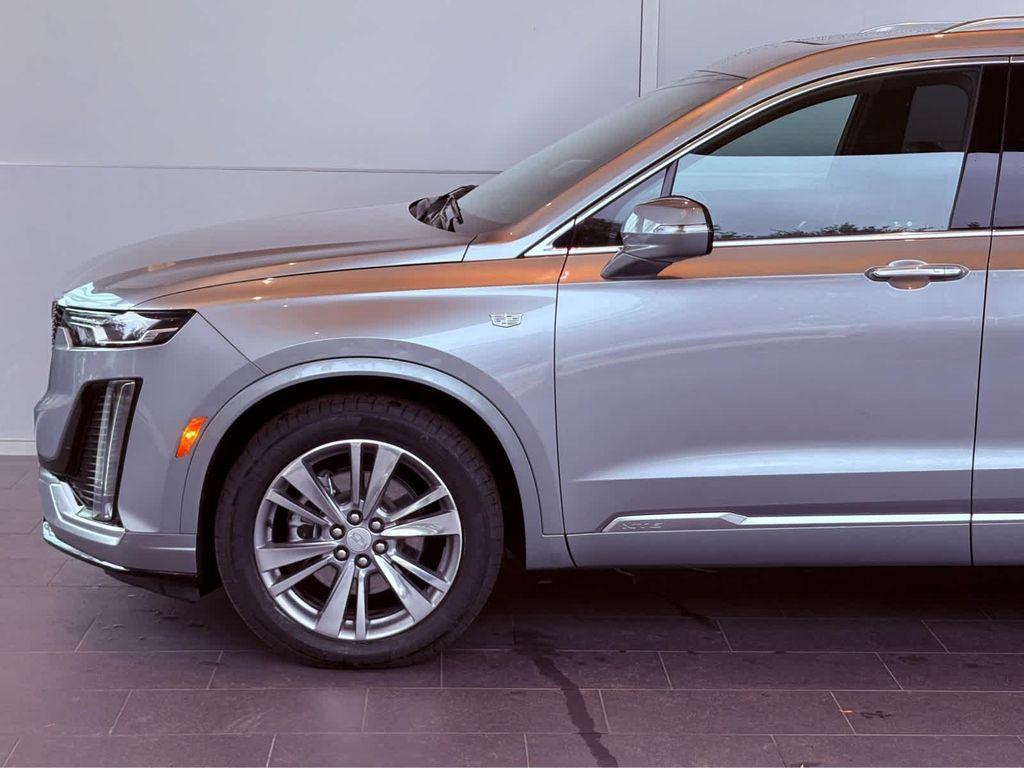 used 2025 Cadillac XT6 car, priced at $40,491