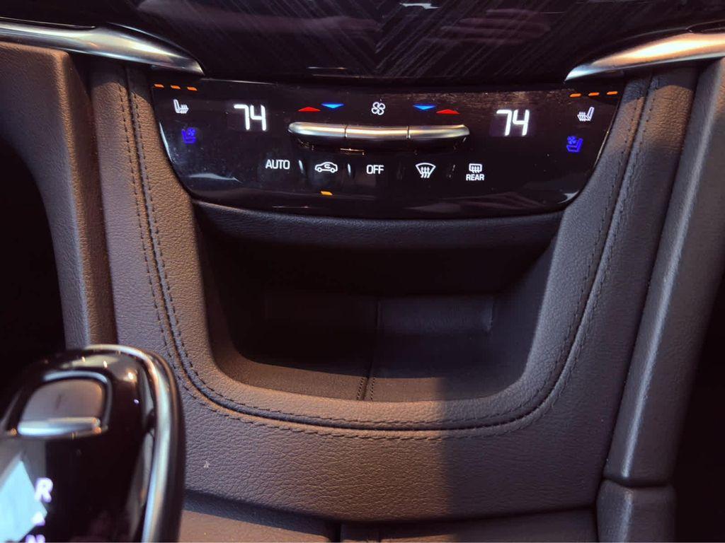 used 2025 Cadillac XT6 car, priced at $40,491