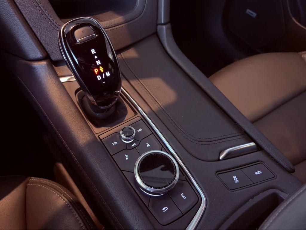 used 2025 Cadillac XT6 car, priced at $40,491